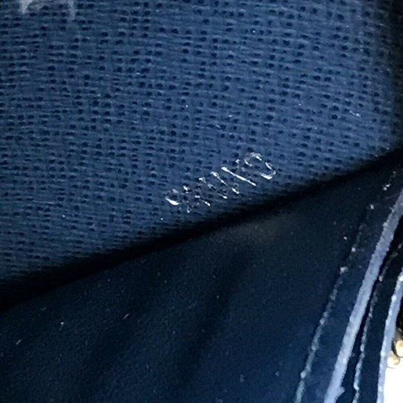 LOUIS VUITTON M42098 Taiga Zippy XL Clutch bag with handle Long Wallet Leather - Picture 8 of 12